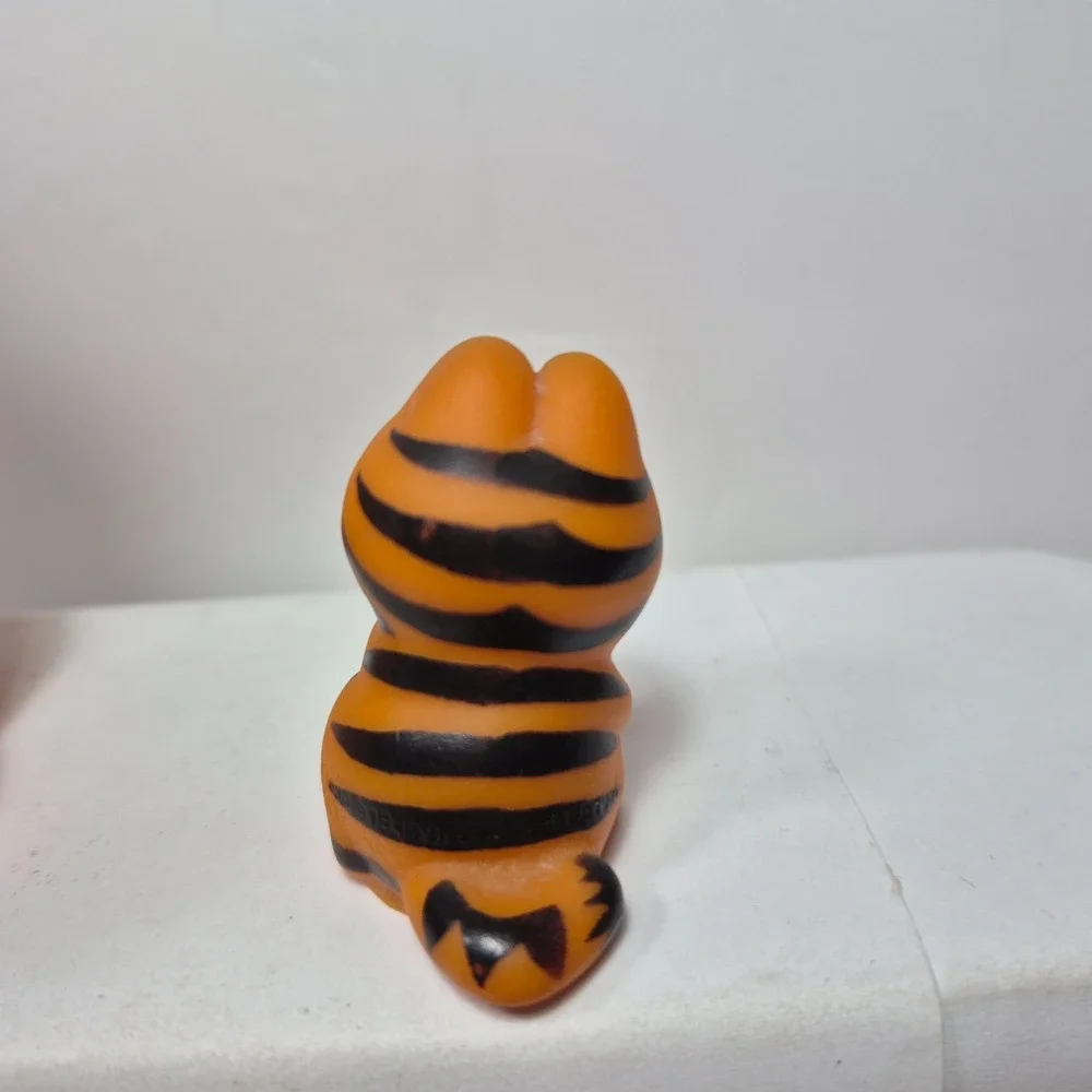 Vintage Garfield Rubber Pencil Topper Silly Straws Garfield /Pokey Piggy Bank